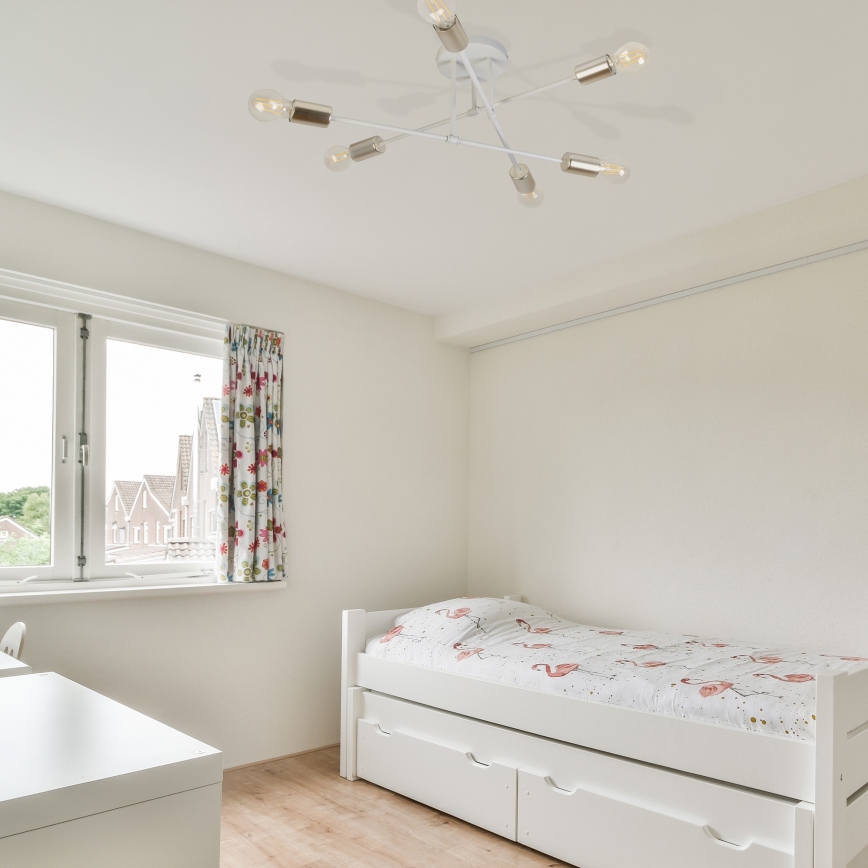 Przysufitowy żyrandol CAMBRIDGE 6xE27/15W/230V mosiądz/biały