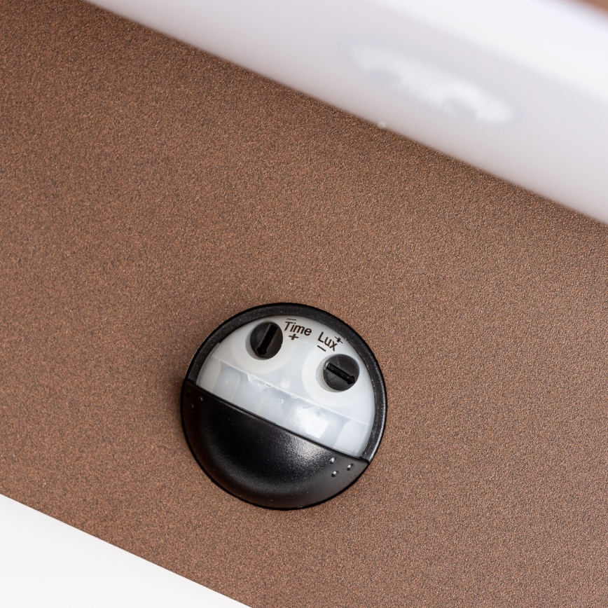 Redo 90588 - LED zewnętrzny kinkiet z czujnikiem FLIP LED/20W/230V 3000K CRI 90 IP54 brązowy