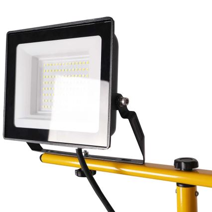 Reflektor LED na statywie 2xLED/50W/230V 6500K IP65 żółty