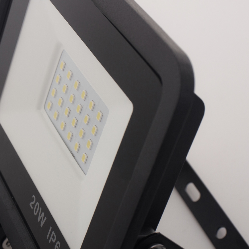 Reflektor LED z czujnikiem 20W/230V IP65