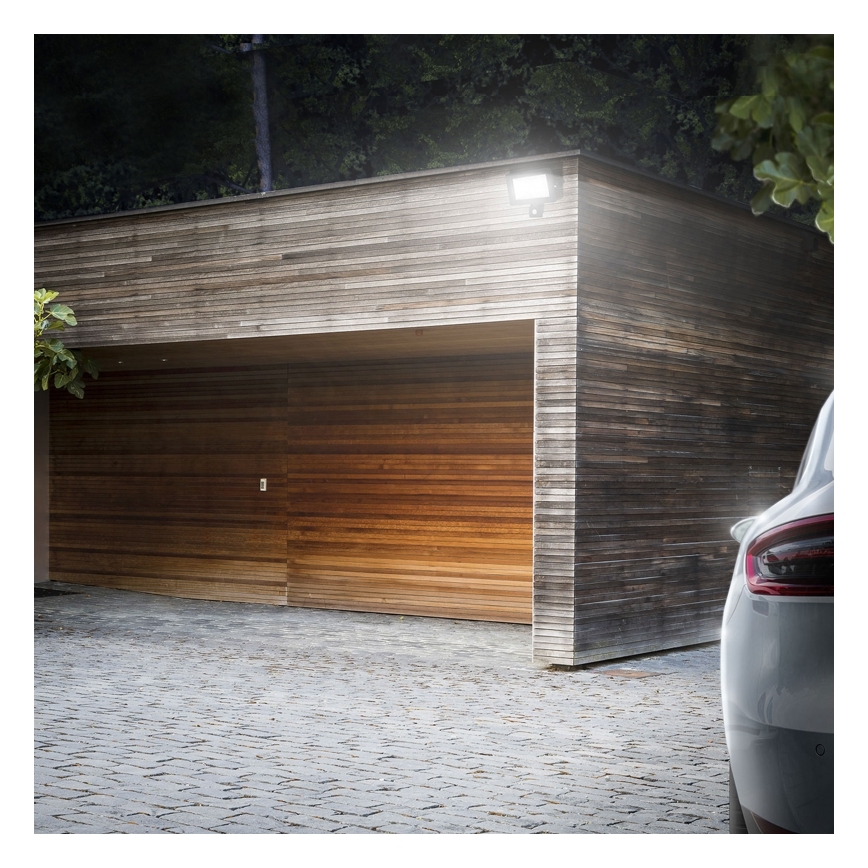 Reflektor LED z czujnikiem ruchu NOCTIS LUX 3 LED/50W/230V 3000K IP44 czarny