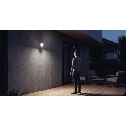 Naświetlacz LED z czujnikiem ruchu i zmierzchu TAMBO EVO LED/30W/230V 4000K IP44 czarny