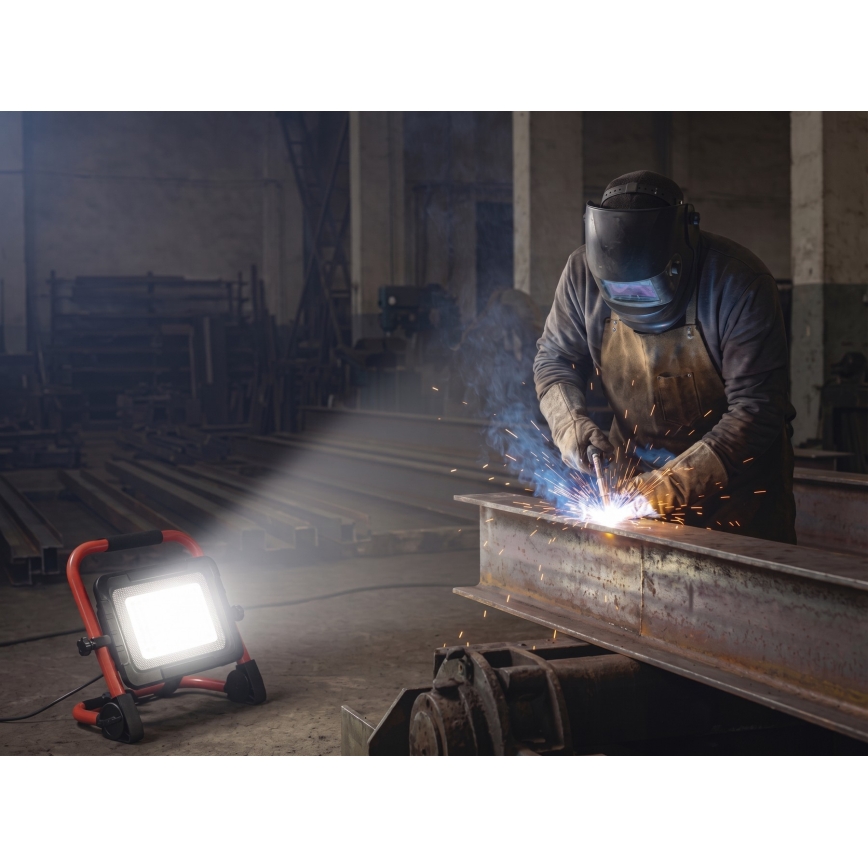 Reflektor LED ze statywem ELION LED/100W/230V 4000K IP65 czerwony/czarny
