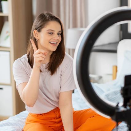 Regulowana lampa LED ze statywem i uchwytem do vlogowania LED/10W/5V 2700-6500K