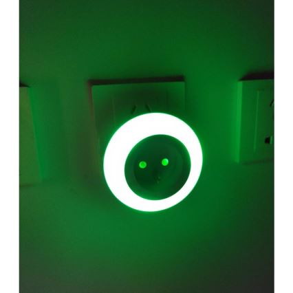 Lampa orientacyjna LED z czujnikiem zmierzchu i gniazdem LED/0,6W/230V