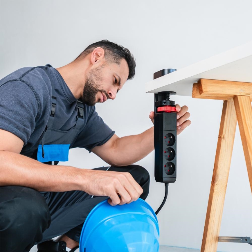 Listwa zasilająca z uchwytem do biurka 3 gniazda Typ E + 2xUSB-A + 1xUSB-C 1,5m czarna