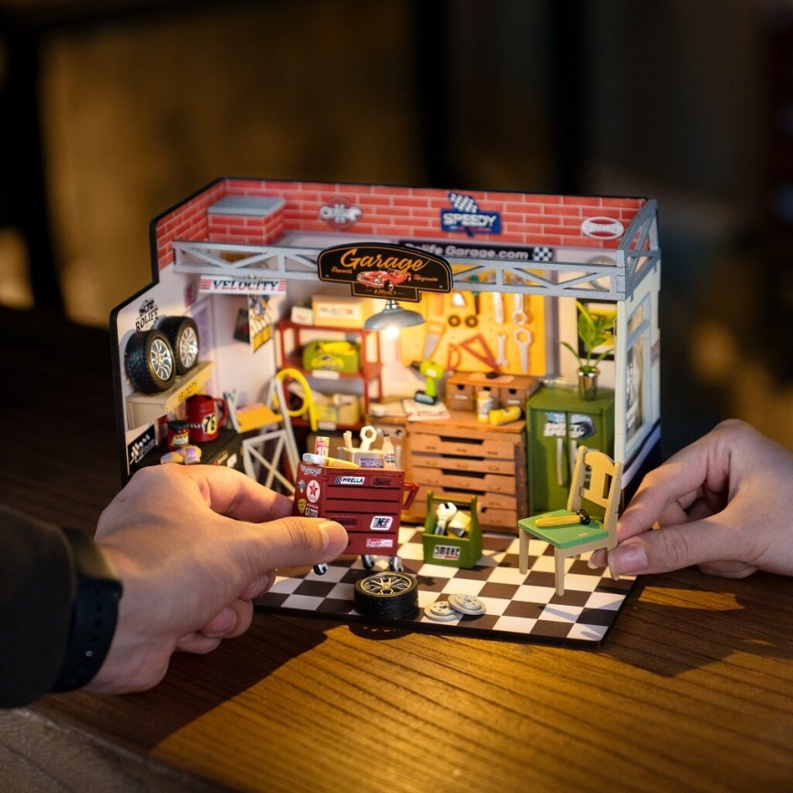 RoboTime - Miniaturowy dom Garaż 2xAAA