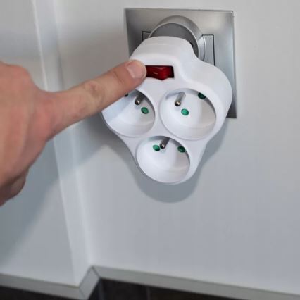 Rozgałęźnik z wyłącznikiem, 3 gniazda