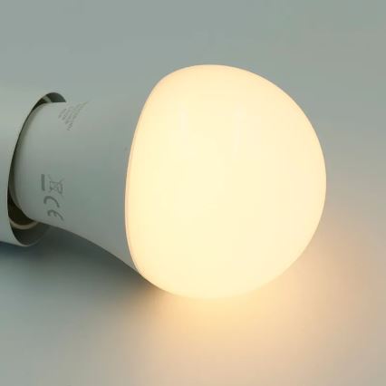 Ściemniana żarówka LED RGBW A60 E27/9W/230V 2700-6500K Wi-Fi Tuya