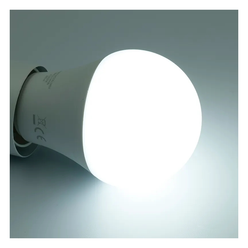 Ściemniana żarówka LED RGBW A60 E27/9W/230V 2700-6500K Wi-Fi Tuya