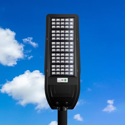 Solarna lampa uliczna LED VIA 200W/20000 mAh 3,2V 6000K IP54 + pilot zdalnego sterowania