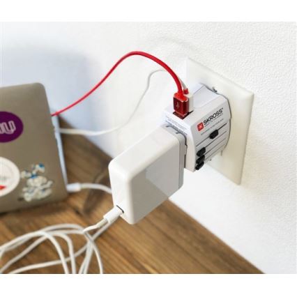 Międzynarodowy adapter podróżny 230 V + 2 x port USB