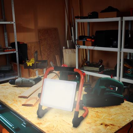 Reflektor LED z stojakiem LED/100W/230V 4000K IP65