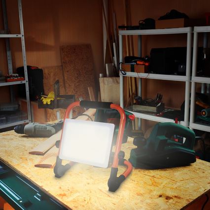 Reflektor LED ze stojakiem LED/50W/230V 4000K IP65