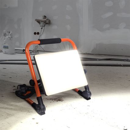 Reflektor LED ze stojakiem LED/50W/230V 4000K IP65