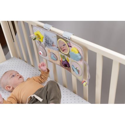 Taf Toys - Mata edukacyjna na łóżeczko dziecięce Ogród 3xAAA