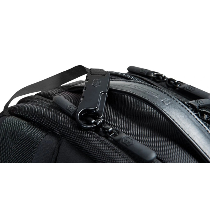 Victorinox - Plecak na laptop 15,6" Essentials 22 l czarny