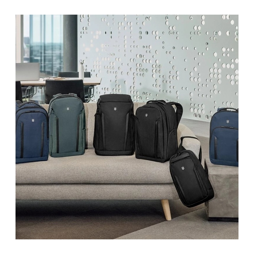 Victorinox - Plecak na laptop 15" Altmont Professional Essential 24 l ciemnoniebieski