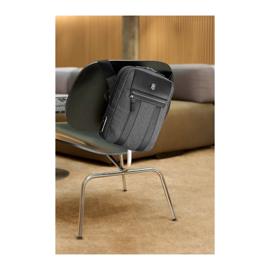 Victorinox - Torba na ramię Architecture Urban2 6 l szara