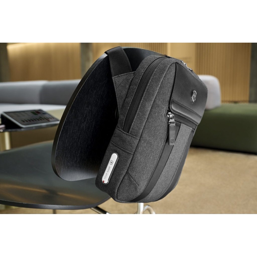 Victorinox - Torba na ramię Architecture Urban2 6 l szara