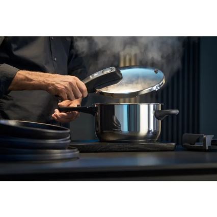 WMF - Zestaw szybkowarów 8,5 l + 4,5 l PERFECT ze stali nierdzewnej