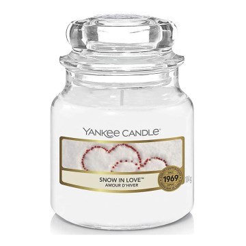 Yankee Candle - Mała świeca zapachowa SNOW IN LOVE 104g 20-30 godz.