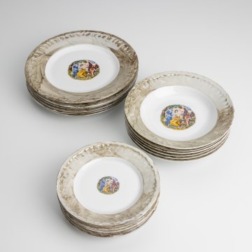 Zestaw 18 porcelanowych talerzy marmur brązowy