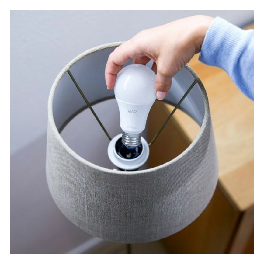 ZESTAW 2x ściemnialnych żarówek LED A60 E27/9W/230V 2700K Wi-Fi + pilot zdalnego sterowania - WiZ