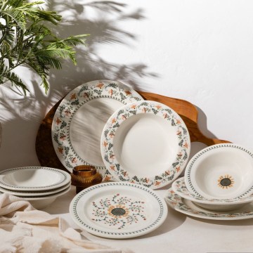 Zestaw obiadowy 24‑częściowy, wielobarwny, porcelana