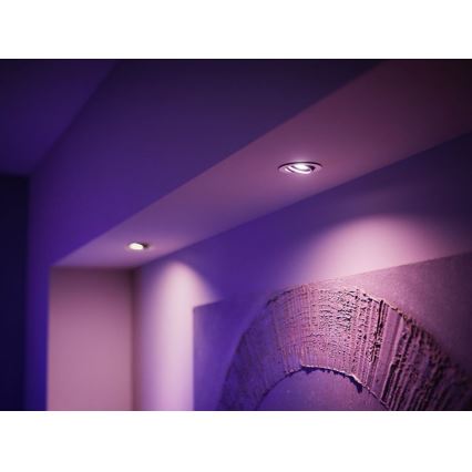 Zestaw podstawowy Philips Hue WHITE AND COLOR AMBIANCE 3xGU10/5,7W/230V 2000-6500K + urządzenie do łączenia