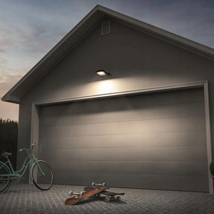 Zewnętrzny reflektor LED 200W/230V 4500K IP65, czarny